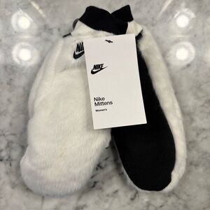 Nike Warm Faux Mittens White & Black Womens Size XS/S Small Cold Weather Winter